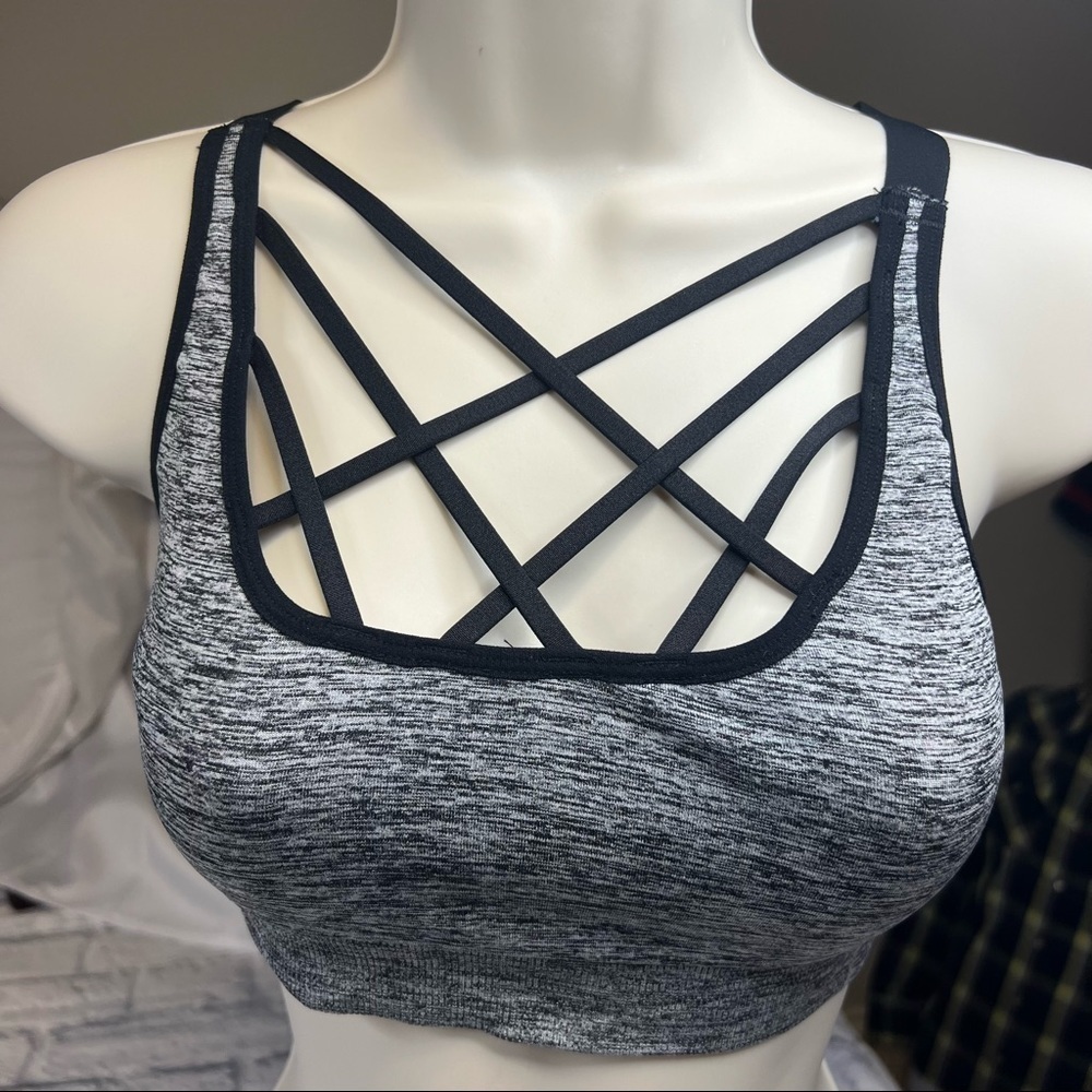 Victoria Sport sports bra size Medium